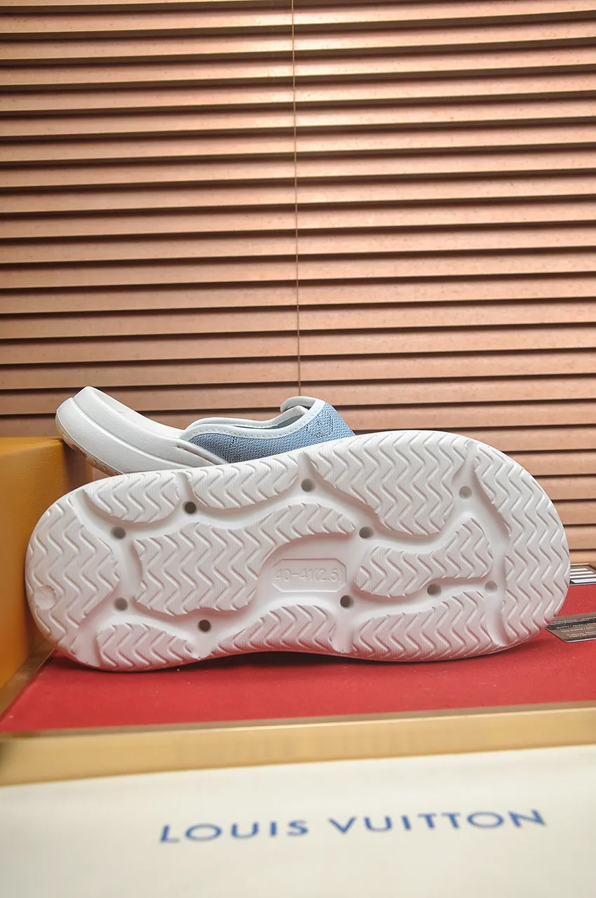 Men's men's shoes 💰340💶 [Louis Vuitton LV slippers] (high-end cowhide) counter 1:1 fashion style, a must-have for summer! The designer used LV’s iconic outsole. The original simple slippers instantly become fashionable! The upper is made of flexible special cowhide leather straps alternately, and the workmanship is exquisite! A must-have for stylish men in summer, size 38-45 (45 customized)